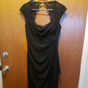 Beautiful lace shoulder dress fitted for any body type